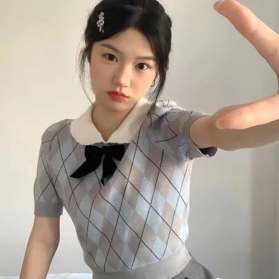 (HÀNG QCCC) Áo len dệt kim cổ polo phối nơ họa tiết kẻ caro phong cách tiểu thư HMH SP434 | BigBuy360 - bigbuy360.vn