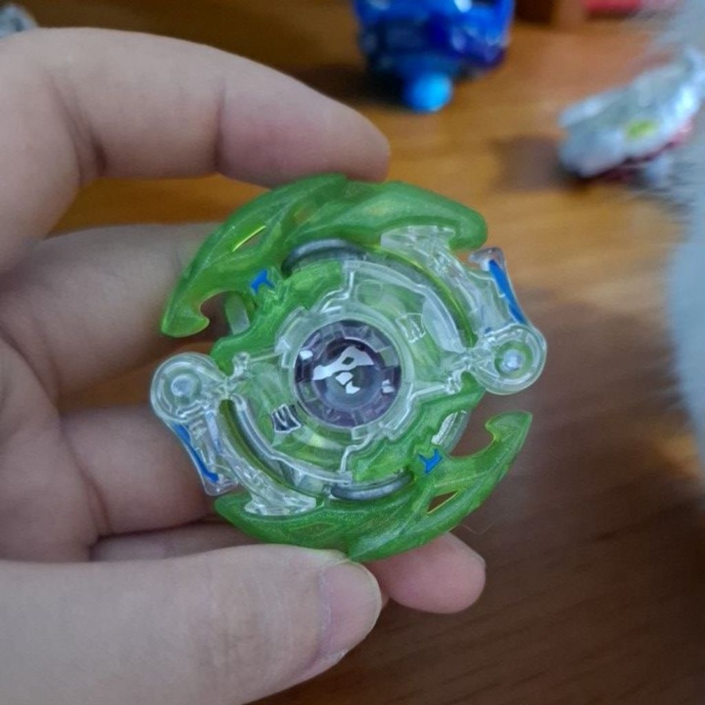 Con quay Beyblade Takara Tomy B-95 04 Blaze Ragnaruk