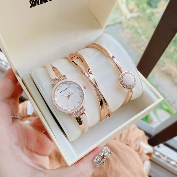 Set Đồng Hồ Và Vòng Đeo Tay Nữ Anne Klein AK/3292LPST
