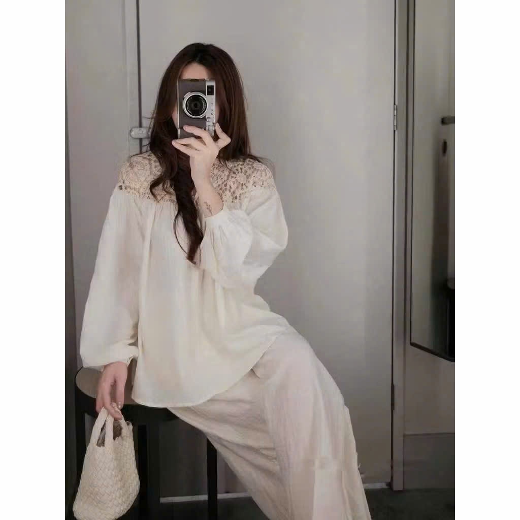 (Hàng Mới): Set Đồ Đi Chơi Cực Đẹp Áo Ren Hoa Giấy Cúc Cài Phối Quần Xuông Trẻ Trung Năng Động-Ảnh Thật Lollaye | BigBuy360 - bigbuy360.vn