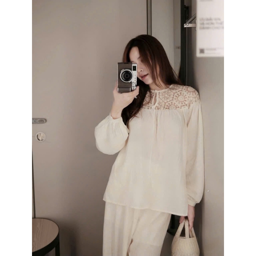 (Hàng Mới): Set Đồ Đi Chơi Cực Đẹp Áo Ren Hoa Giấy Cúc Cài Phối Quần Xuông Trẻ Trung Năng Động-Ảnh Thật Lollaye | BigBuy360 - bigbuy360.vn