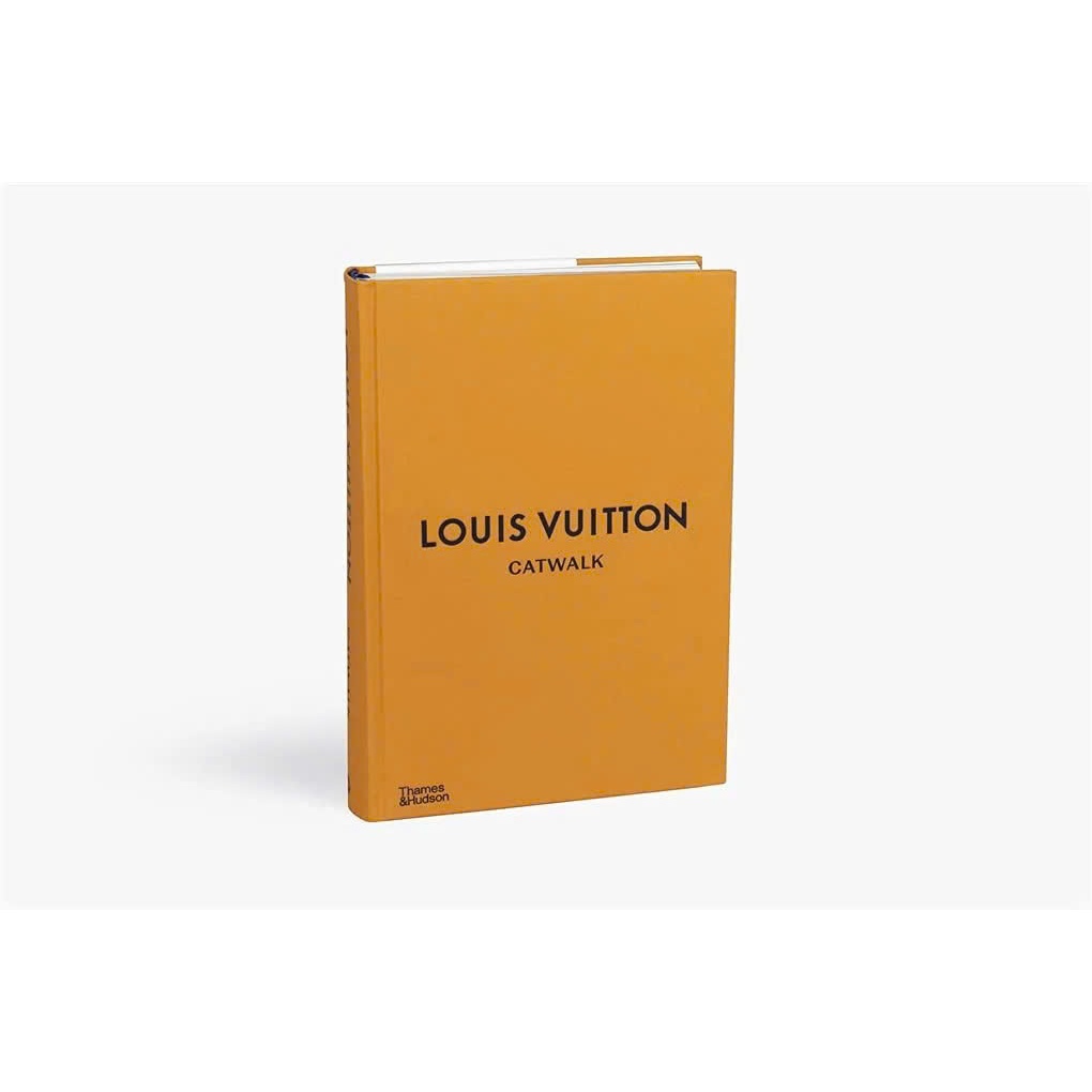 Sách  - [SÁCH NGOẠI VĂN] Louis Vuitton Catwalk: The Complete Collections -  Louise Rytter – Trạm Đọc
