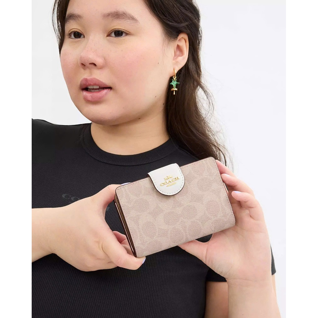 Ví ngắn Coach chính hãng