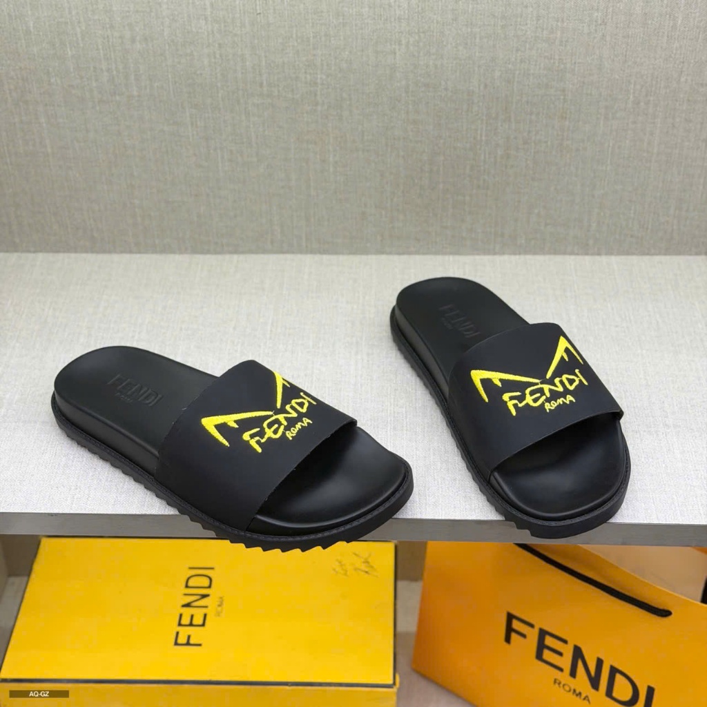 Dép Quai Ngang Fendi Roma Logo Vàng Đen Cao Cấp