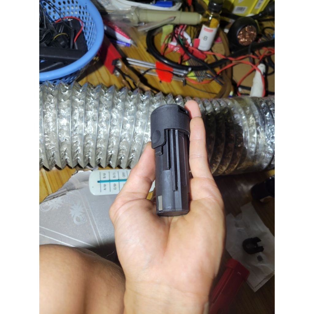 Vỏ pin vít gập National EZ6225. SẠC TYPE C. IN BẰNG NHỰA RESIN