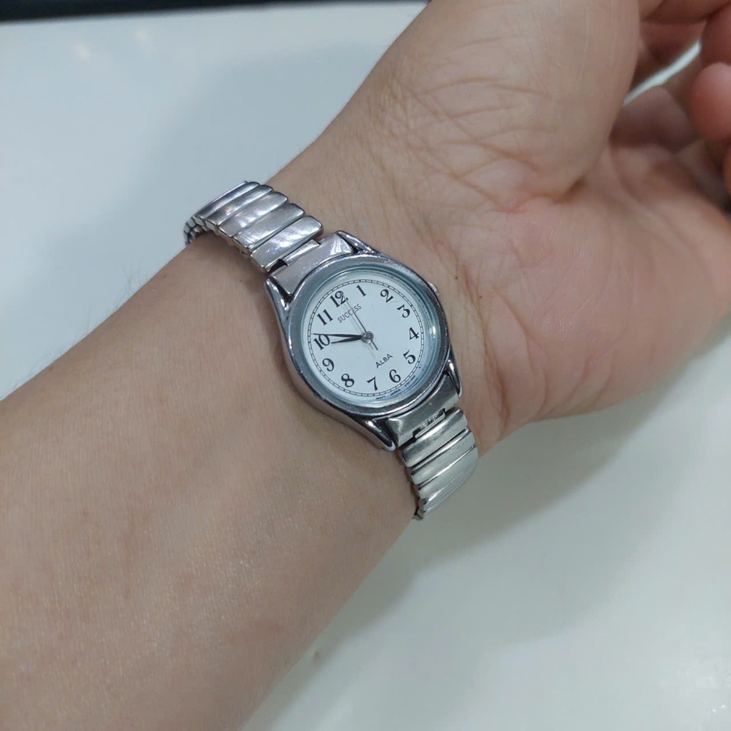 Đồng hồ nhật nữ SUCCESS ALBA dây chun size 25mm video mô tả cụ thể  đã qua sữ dụng.