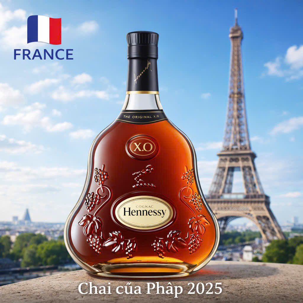 Vỏ Chai Pháp Hennessy Xo  Thủy Tinh Cao Cấp Trang Trí Nhà Cửa. Chai Rỗng Không Có Chất Lỏng Bên Tron