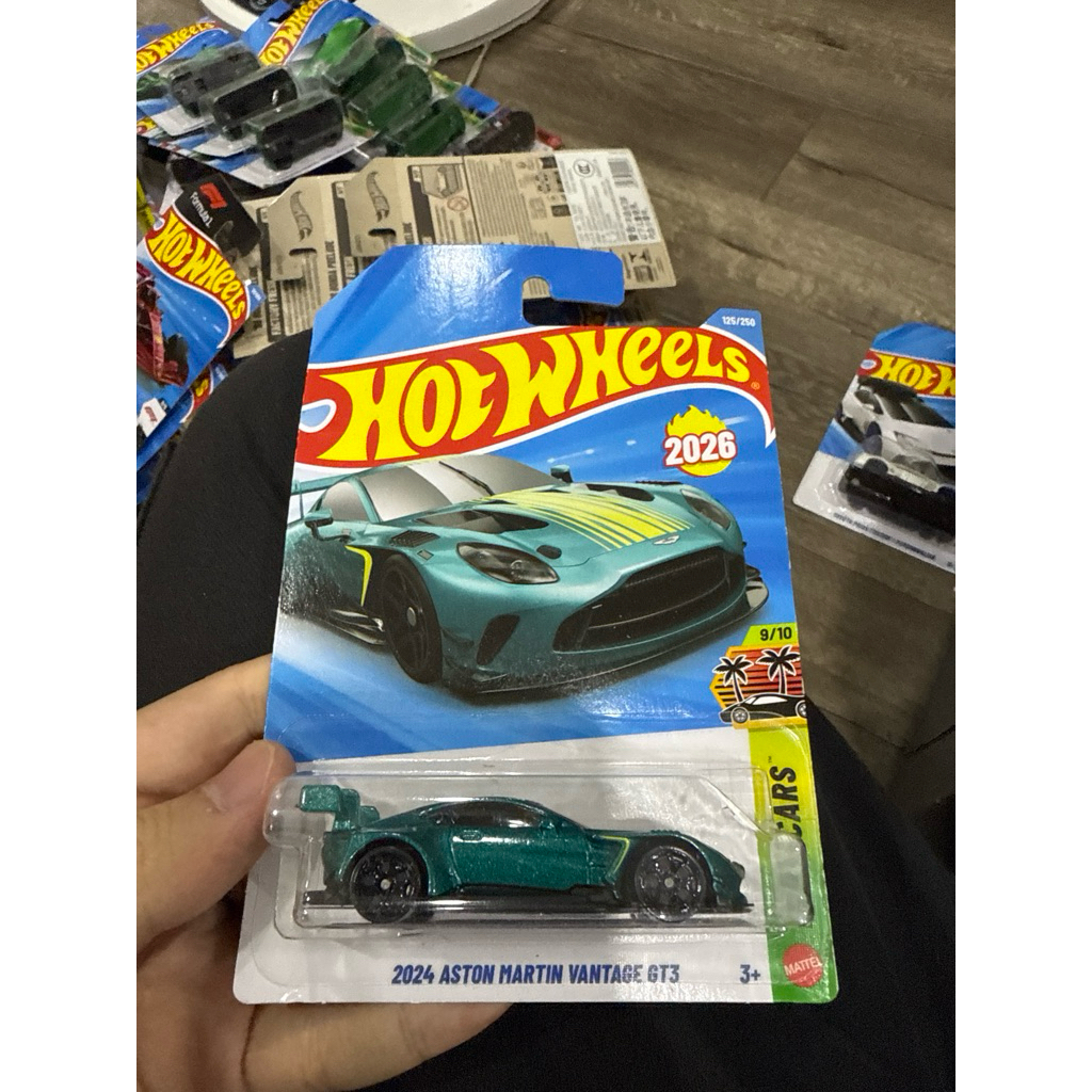 Hotwheels Aston Martin Vantage GT3/ mô hình ô tô