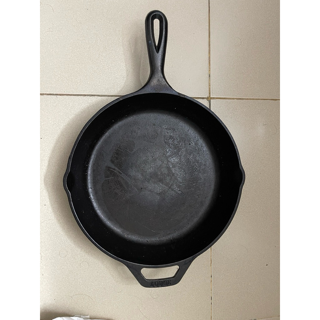 Chảo gang thép Mỹ chống dính tự thân 26cm L8SK3 Lodge chuyên chiên rán