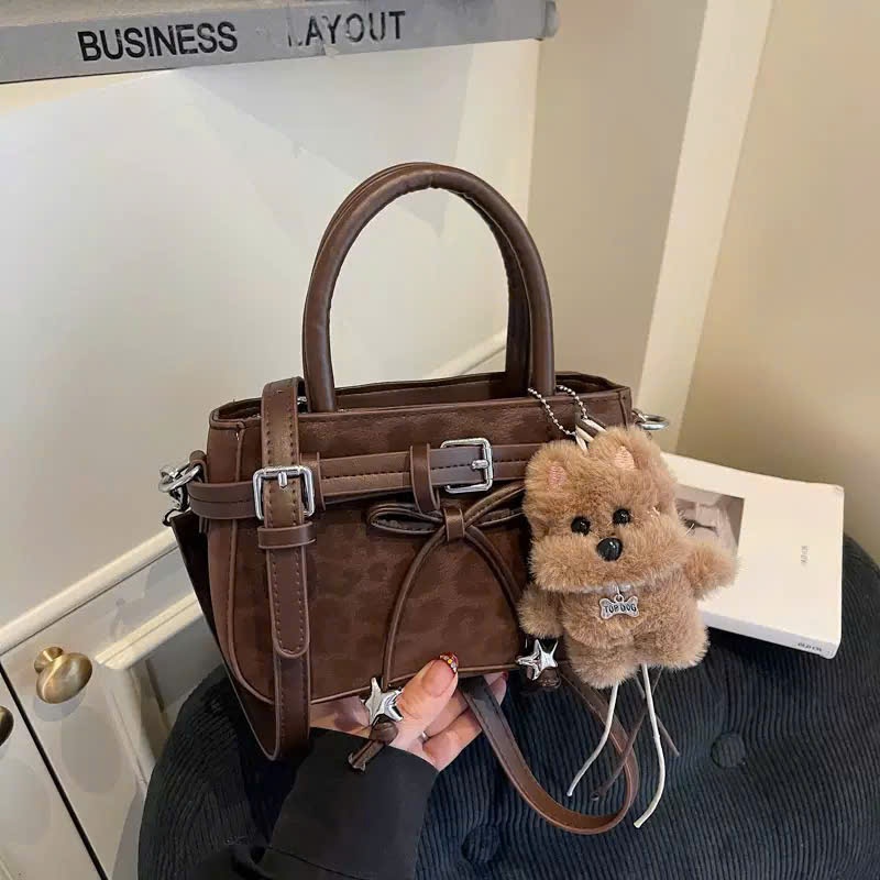 Túi Xách Nữ Da Lộn Retro Kèm Charm Gấu Dễ Thương – Túi Đeo Chéo Xách Tay Mini Phong Cách Hàn Quốc _HT126