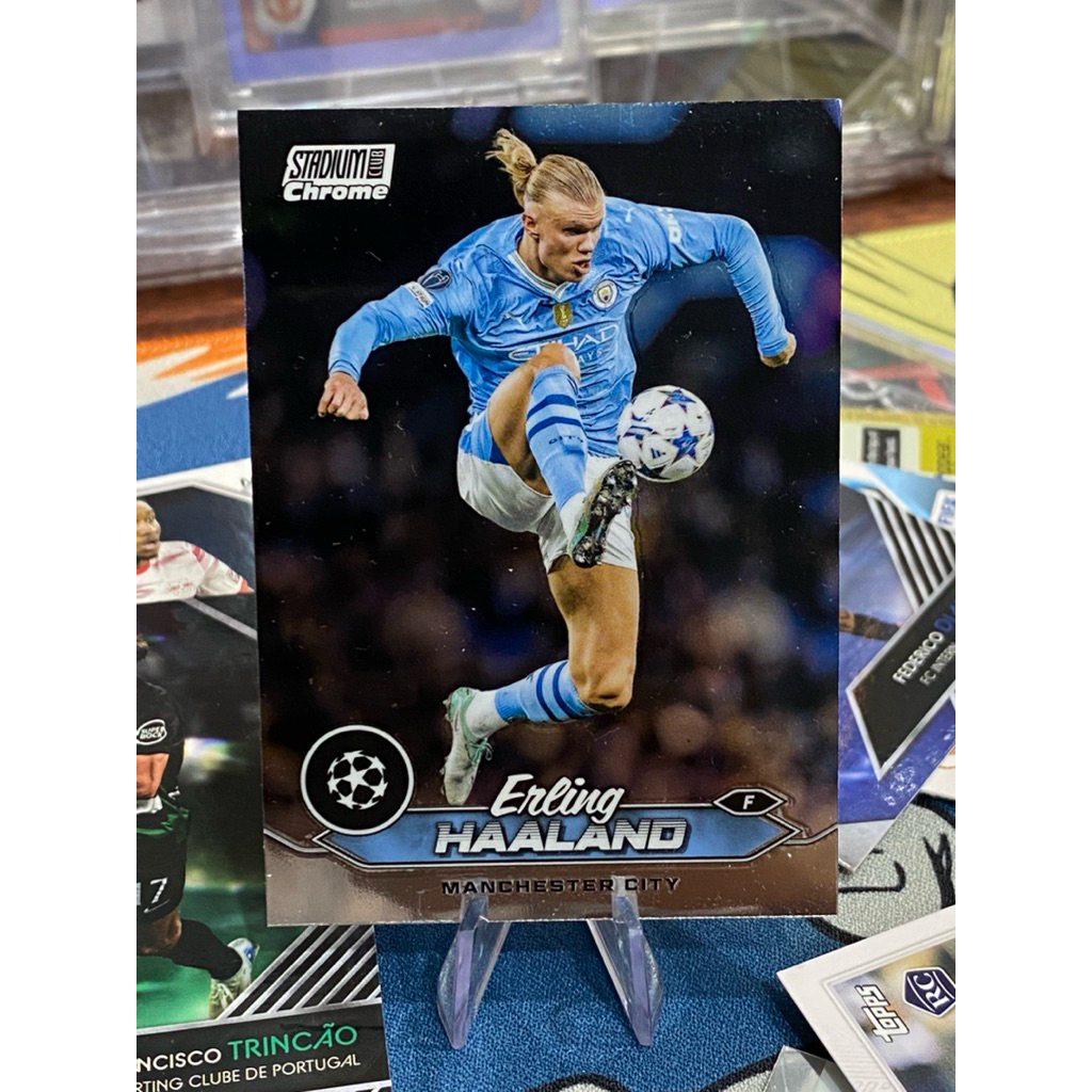Thẻ cầu thủ Erling Haland Topps Stadium Club Chrome 2024 Mancheser City #70