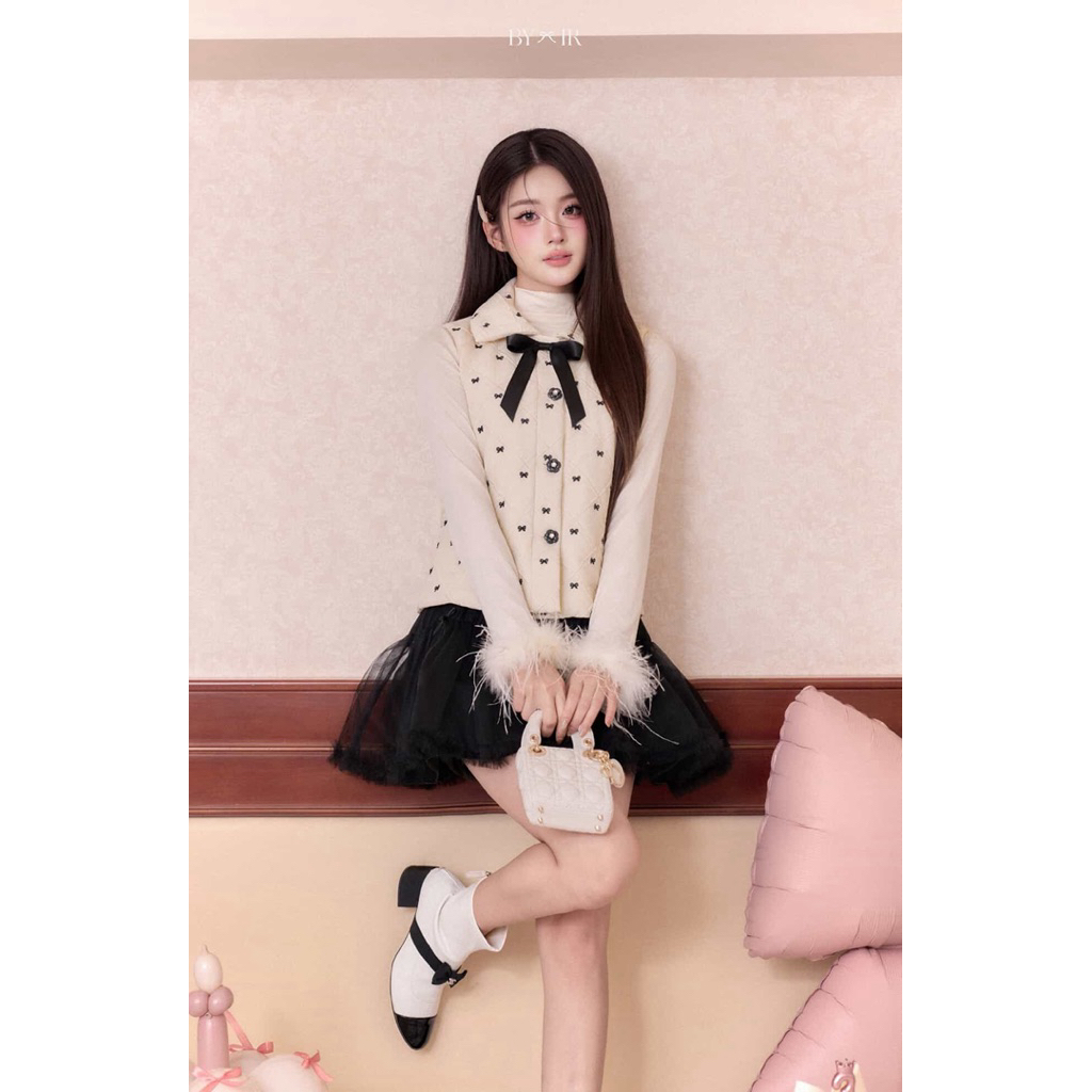 pass set by ir (áo gile + chân váy)