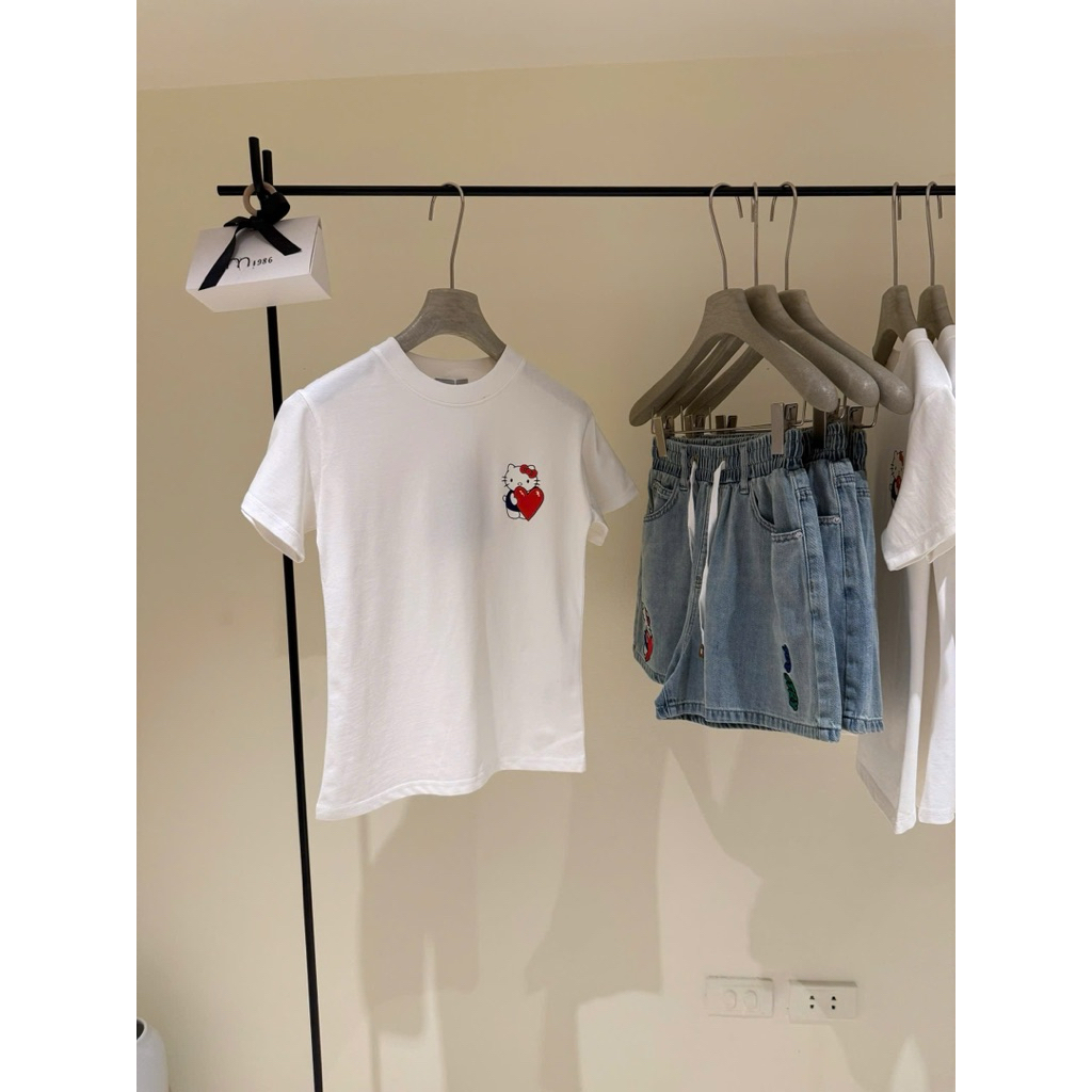 Phông Kitty Form Vừa L1