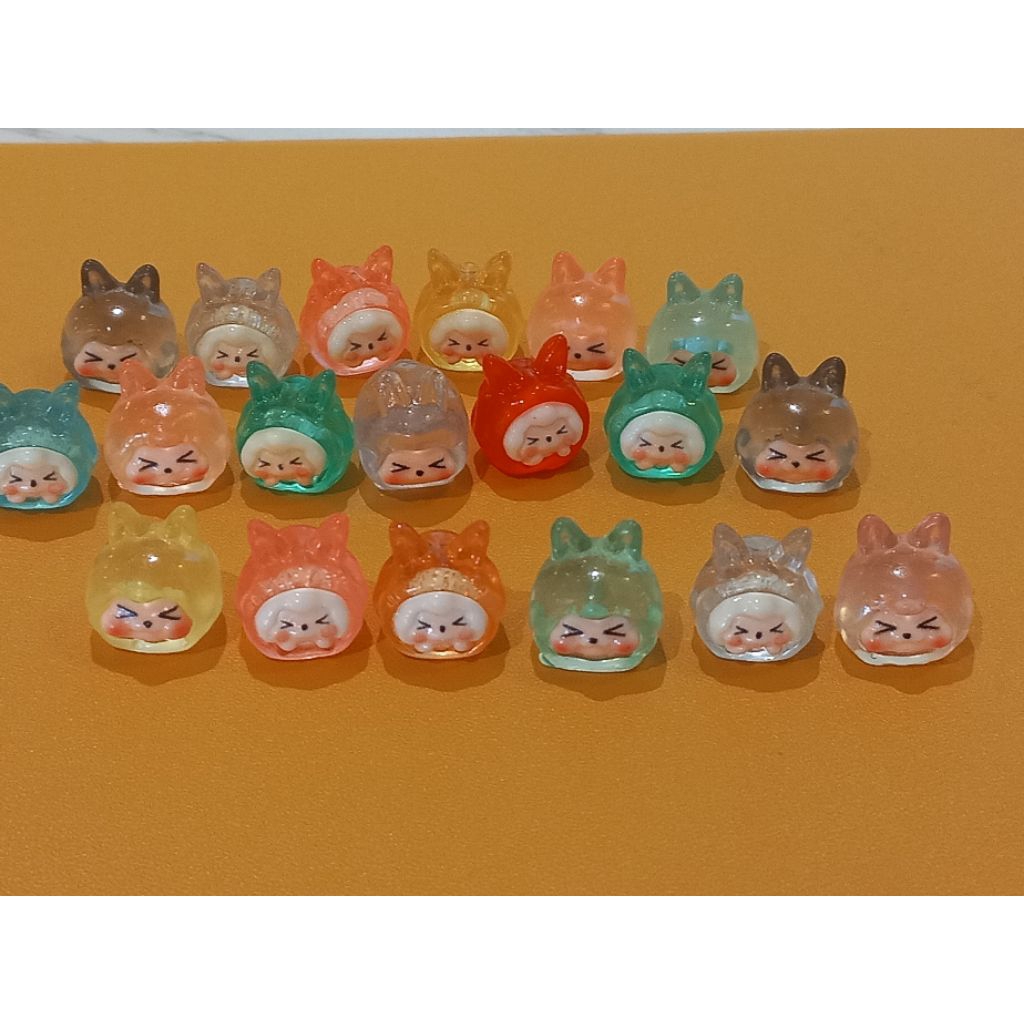 Charm kiki phát sáng size mid-trung