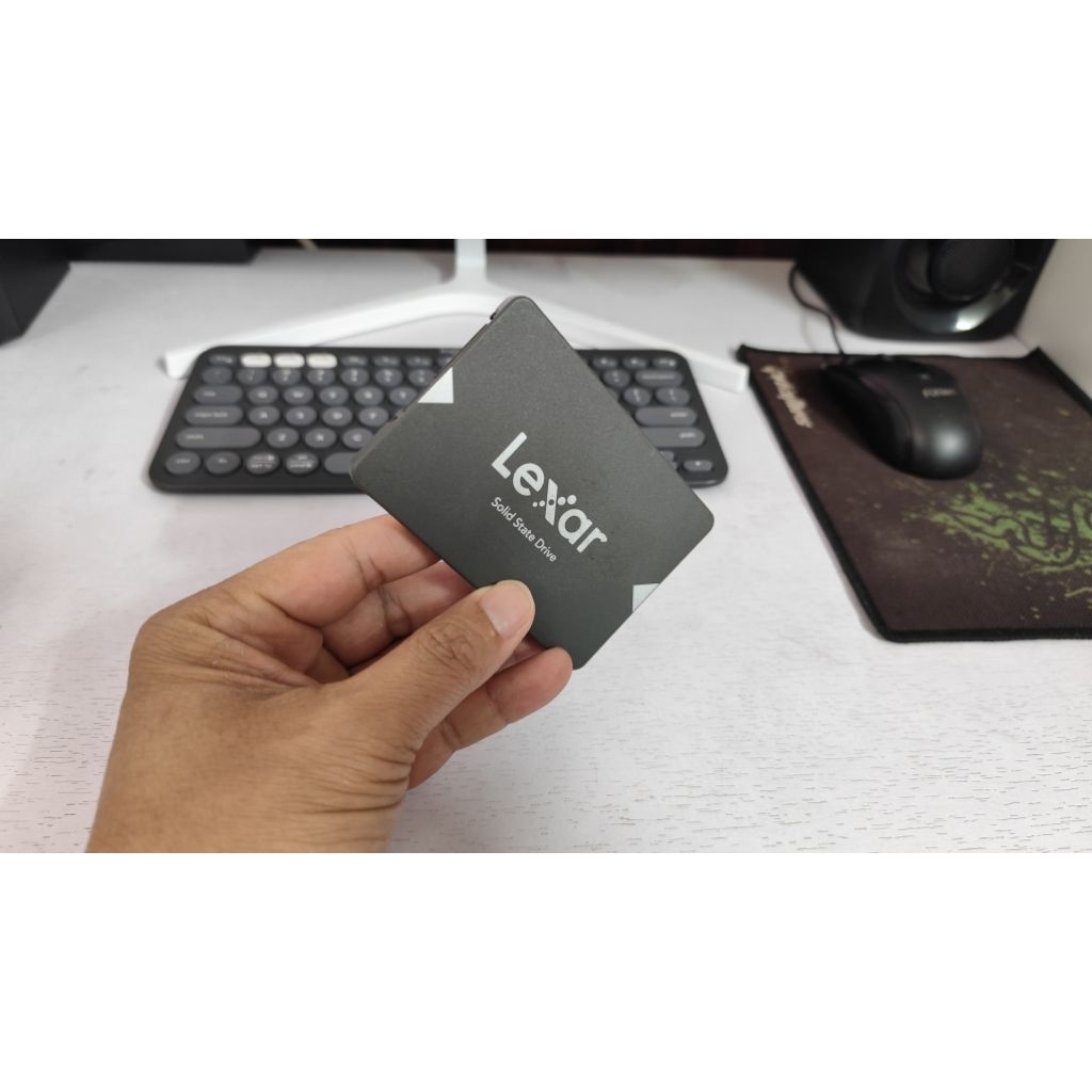 ổ cứng SSD lexar hàng cũ có sẵn win 10 dùng bình thường