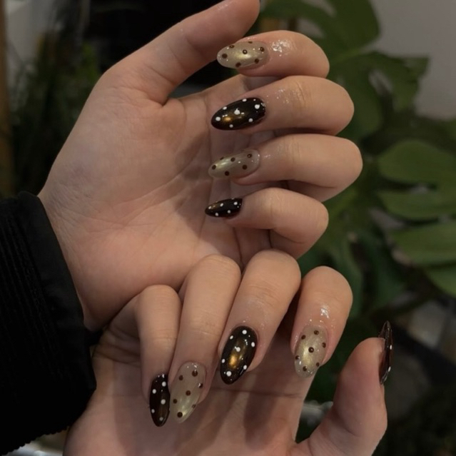 NAIL BOX SƠN MẮT MÈO CHẤM BI M2000