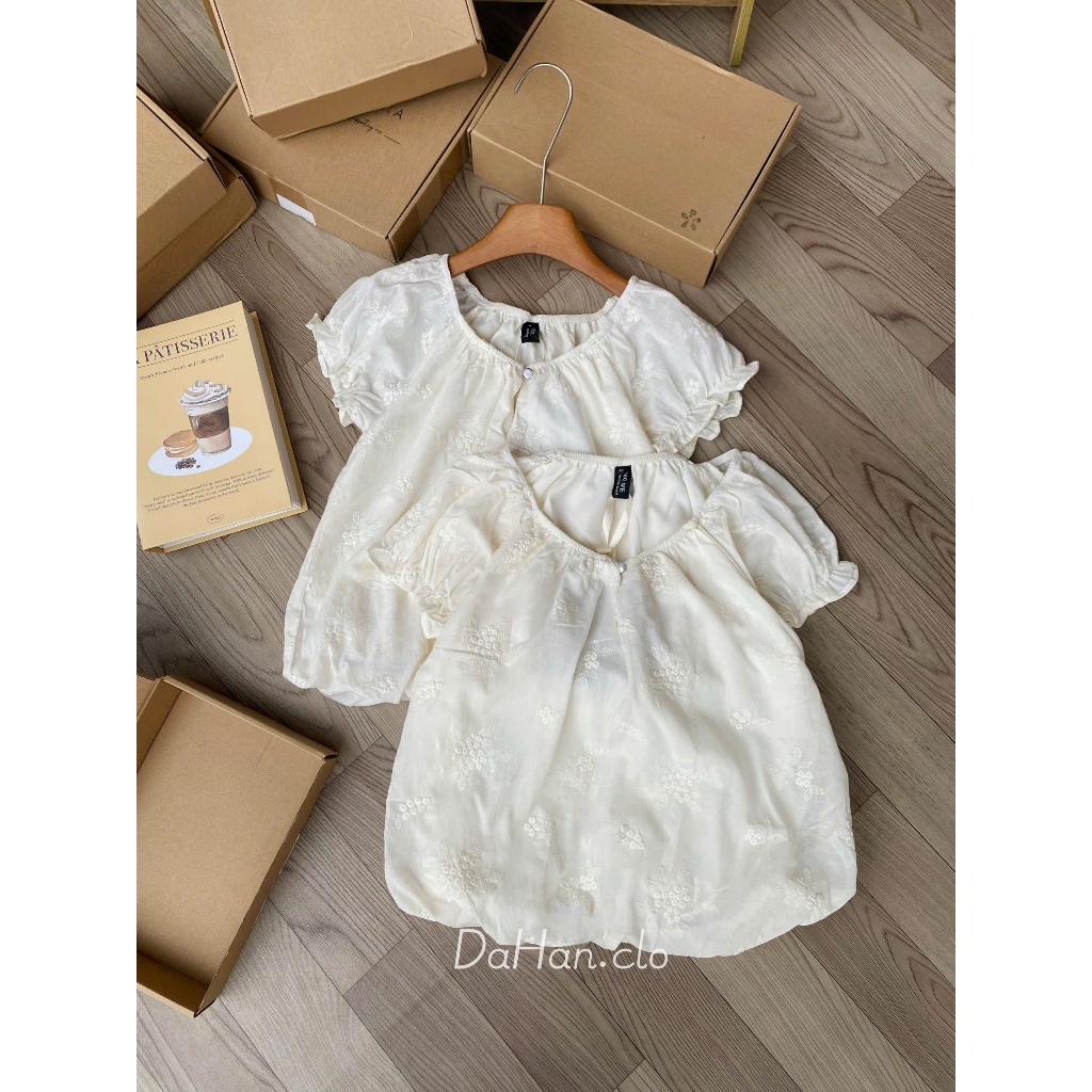 (QCCC) DH98🌼 Áo Blouse Hoa Nổi Cổ Nhún – Dịu Dàng & Vintage