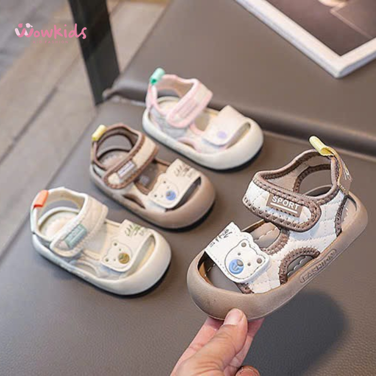 Dép sandal tập đi cho bé 0-4 tuổi, chống vấp, họa tiết xinh xắn dễ thương cho cả bé trai và bé gái (109)