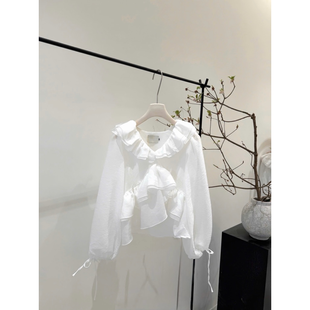 EMPINK STUDIO / ÁO BÁNH BÈO ĐIỆU CỔ V