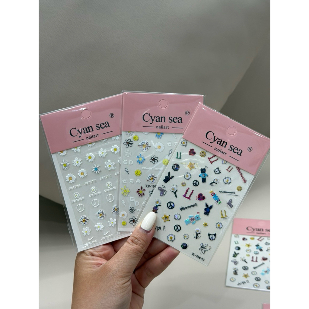 Sticker decor trang trí camera điện thoại iphone 17 hình GD ,Gdragon