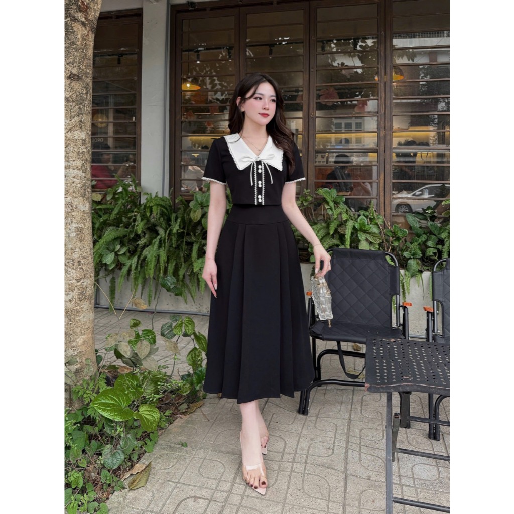 2VK245 - Váy Thiết Kế Eviici dành cho nữ, liền thân cổ V phối viền ren dáng A xếp ly dài