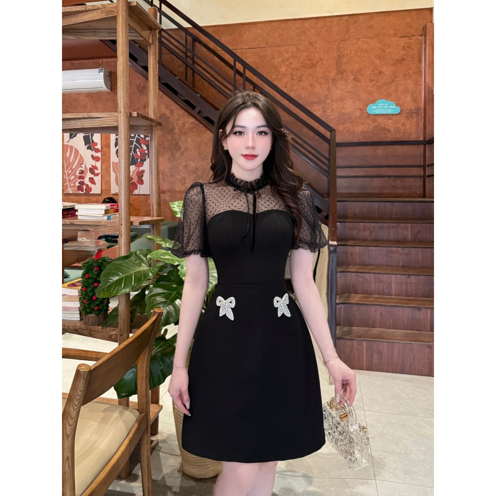 2VK248 - Váy Thiết Kế Eviici dành cho nữ, thiết kế cổ bèo phối lưới, nơ may liền dáng A ngắn