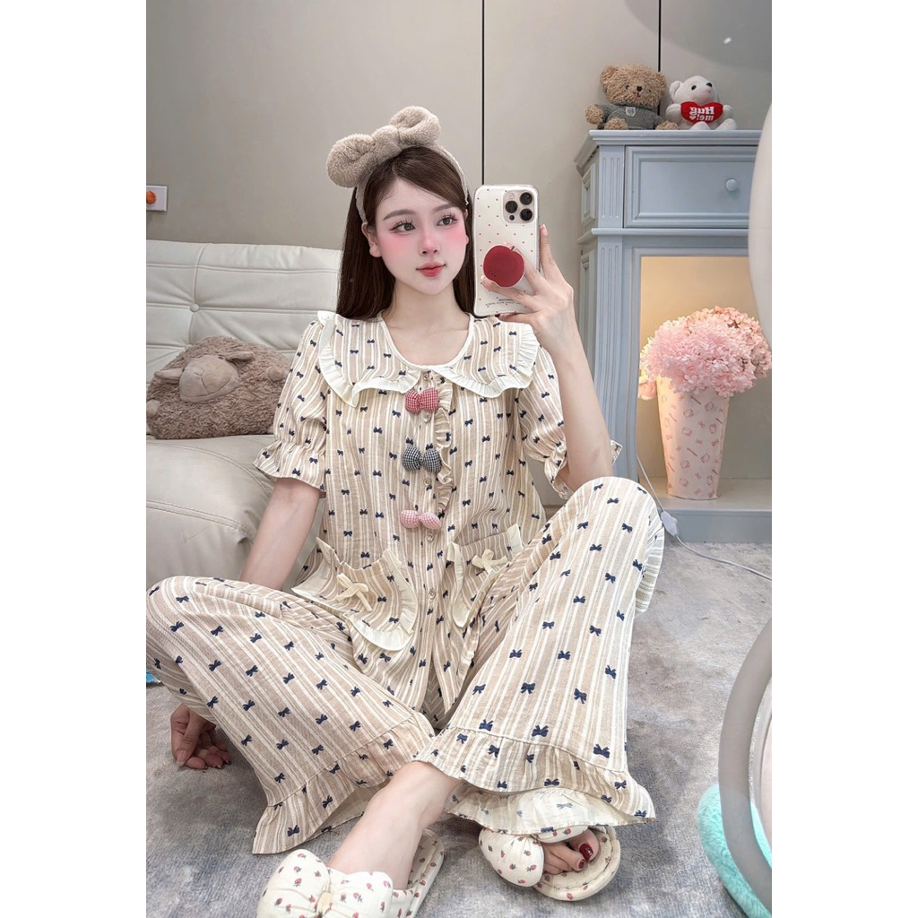 Bộ Mặc Nhà Cổ Sen viền bèo 3 nơ chất liệu Vân mây mới mềm đẹp dễ thương cho Nữ DD018 Sammy - Nữ | BigBuy360 - bigbuy360.vn