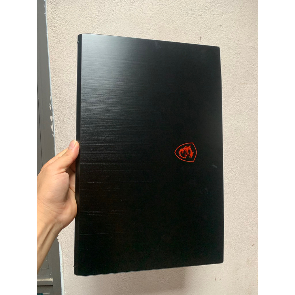 Vỏ A MSI GF75 MS-17F1 17F2 17F3 17F5 WF75 - Tặng ốc bản lề -  ( Mua hàng xin đừng boom hàng )