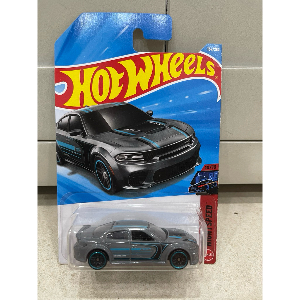 Xe mô hình đồ chơi Hotwheels cơ bản 1:64 - '20 Dodge Charger Hellcat