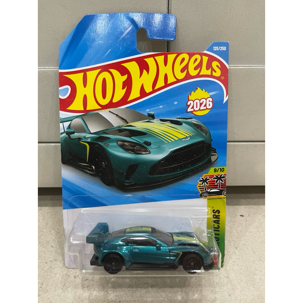 Xe mô hình đồ chơi cơ bản Hotwheels 1:64 - 2024 Aston Martin Vantage GT3