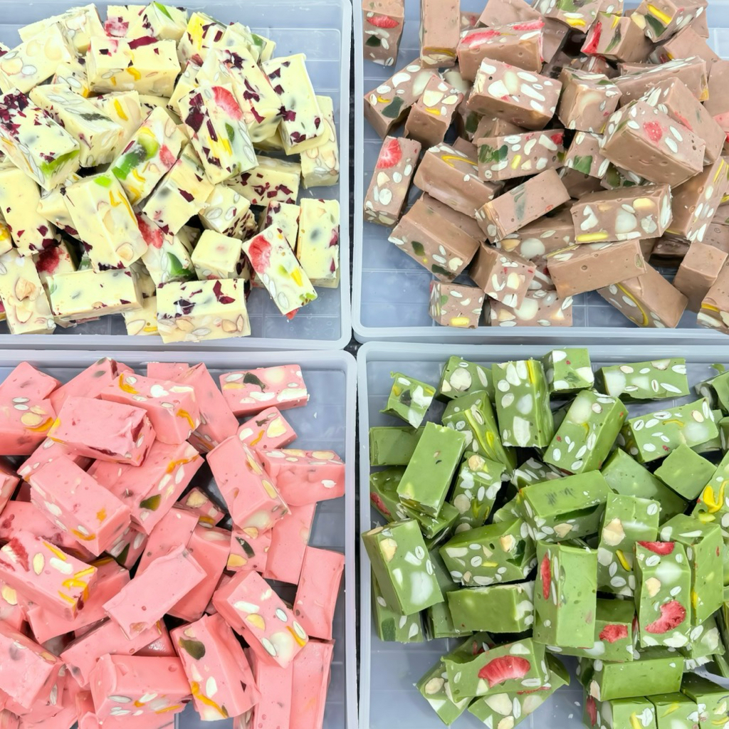 Kẹo Nougat Mix Hạt – Snack Ngọt Nhẹ, Giòn Dẻo, Ít Ngọt - Halo Cake - Hộp 300g