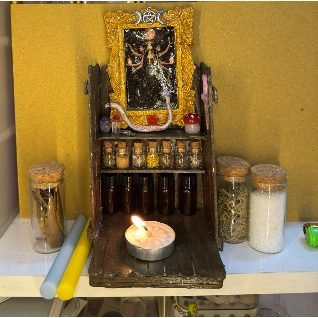 witchcraft Mô hình bàn Altar Phù Thủy nữ thần HEKATE