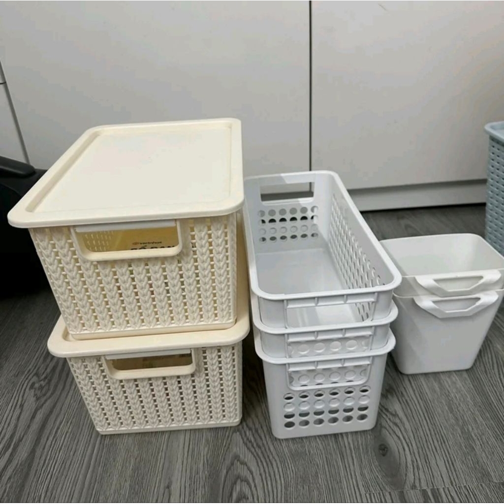 Rổ nhựa đựng đồ cá nhân ,rổ to có nắp đậy cho kệ đa năng
