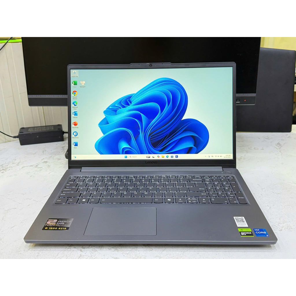 Laptop Lenovo Gaming LOQ 15IAX9E i5 12450HX 16 GB 512 GB RTX 3050 6GB full HD 144hz