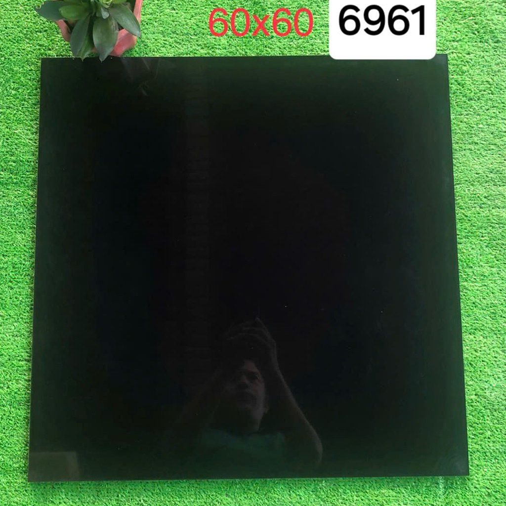 Gạch 60x60 đen trơn-TL