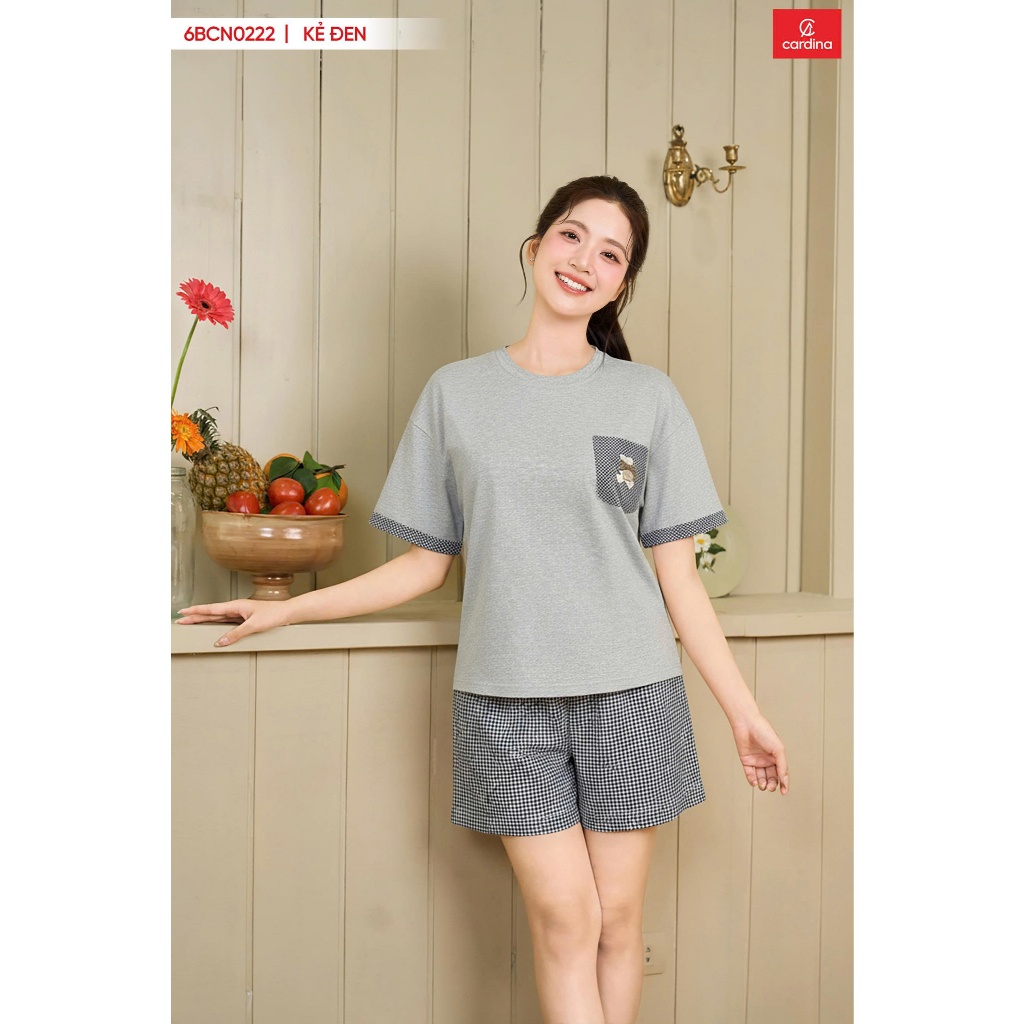 Đồ bộ nữ, bộ đồ mặc nhà CARDINA chất cotton cổ tròn có túi ốp và quần đùi kẻ trẻ trung 6BCN02