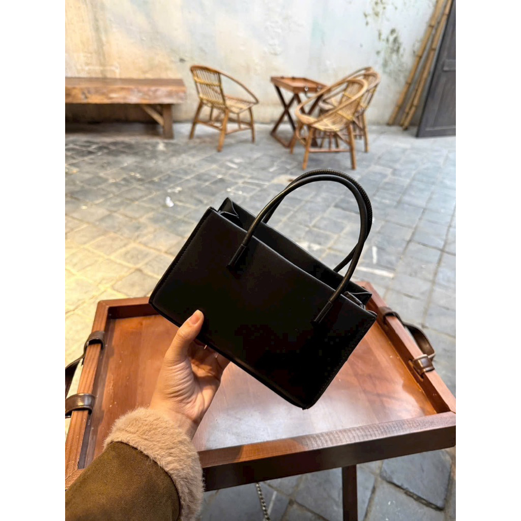 Túi Xách Nữ Cầm Tay Tag Vuông La Muse HÁPAS Size 21
