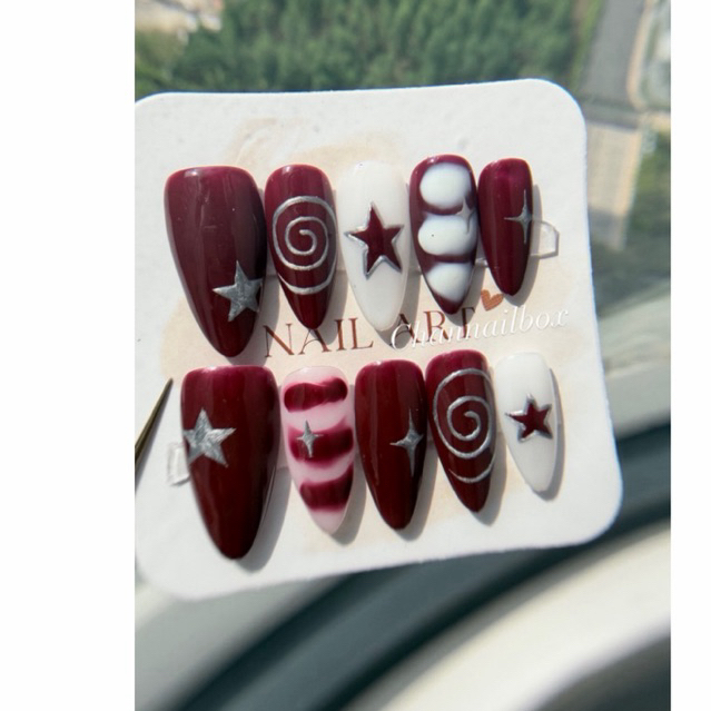 Nailbox thiết kế y2k đỏ sang chảnh ( Ảnh thật shop tự chụp)