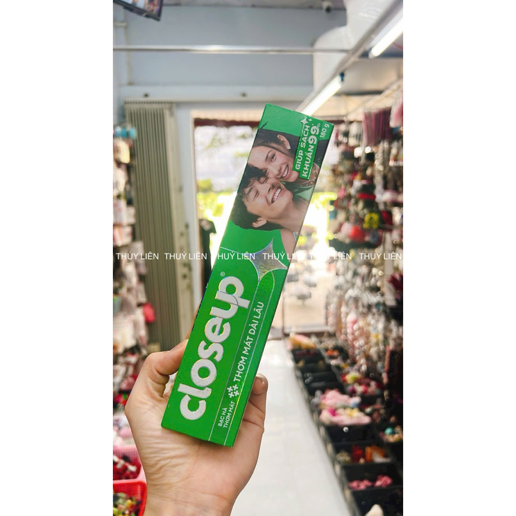Kem đánh răng closeup bạc hà giúp răng sạch hơn 180g