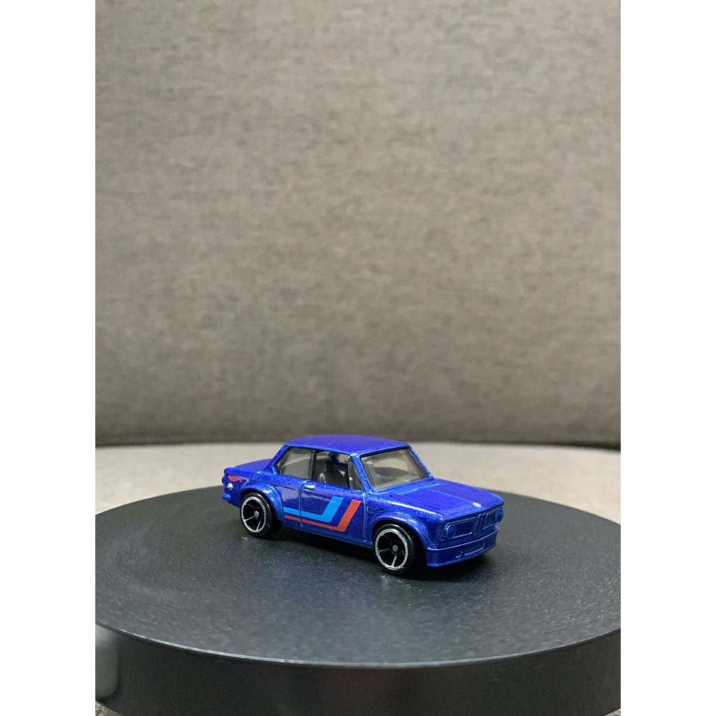Hãng Hot Wheels - BMW 2002 (loose đẹp, nguyên bản)