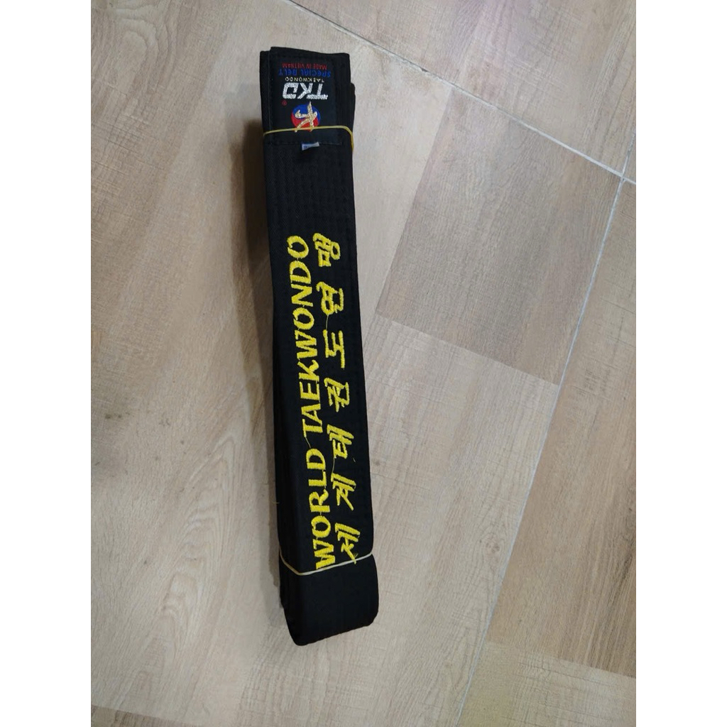 Đai võ thuật Taekwondo Đen- Đỏ đen loại tốt rất dày