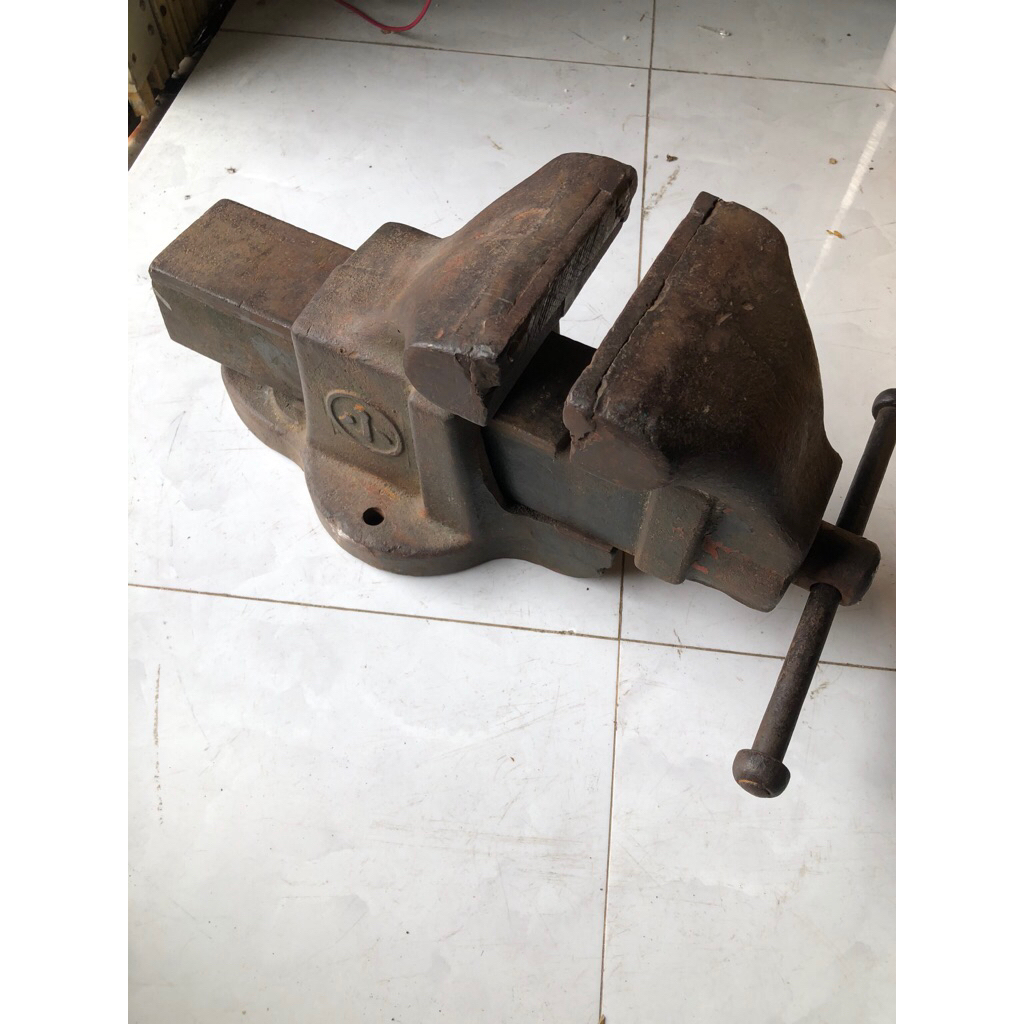 Ê tô bàn Nhật Bãi nặng 24Kg