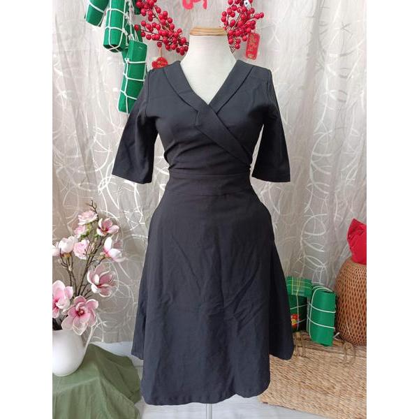 GUCO thanh lý - Đầm cổ V tay lửng chiết eo bymo - SIZE S