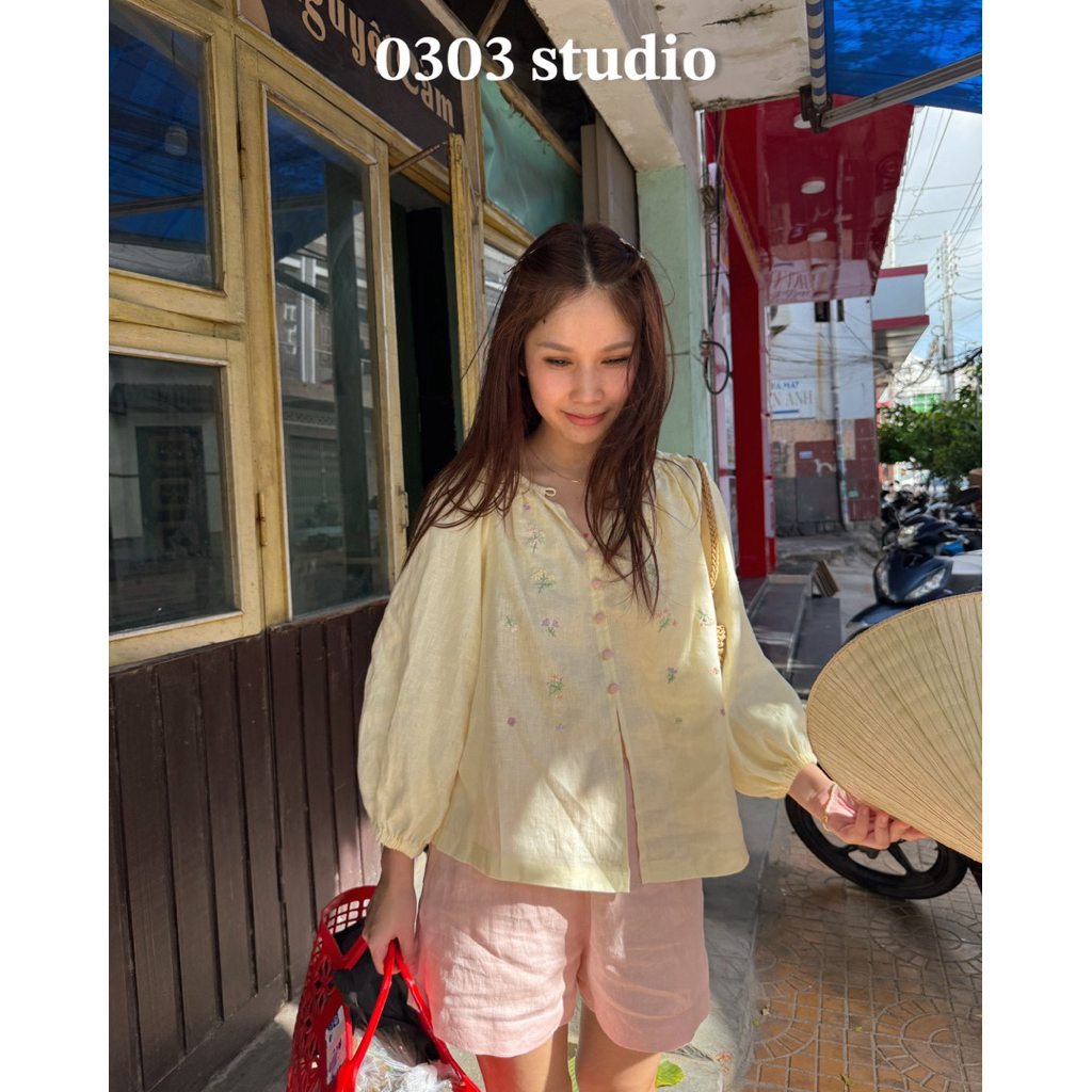 | 0303 studio | áo linen tay dài thêu tay xẻ tà - dòng Bình Vy