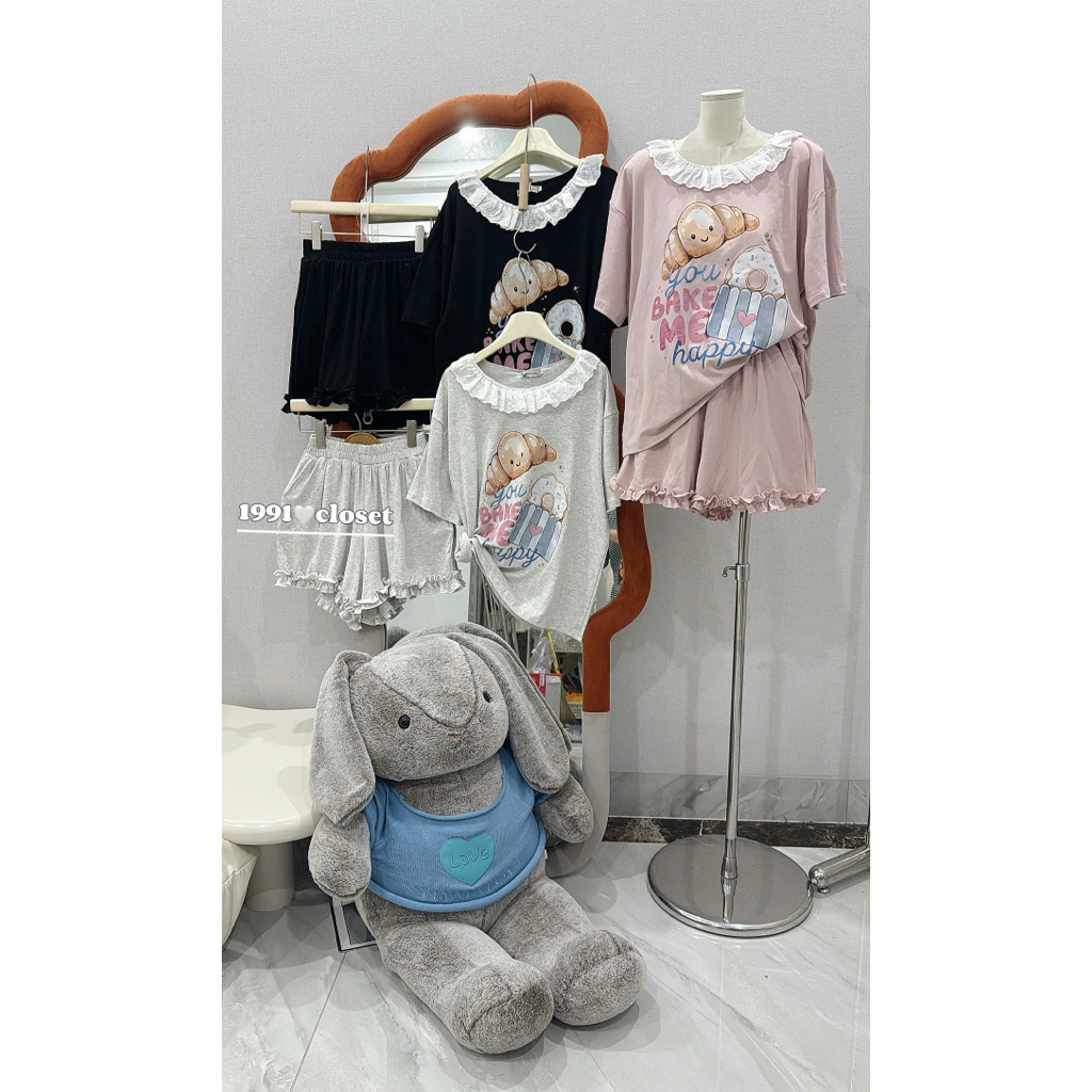 Set Áo Thun Hoạt Hình Cổ Ren Kèm Quần Viền Bèo HT • Melanie Boutique