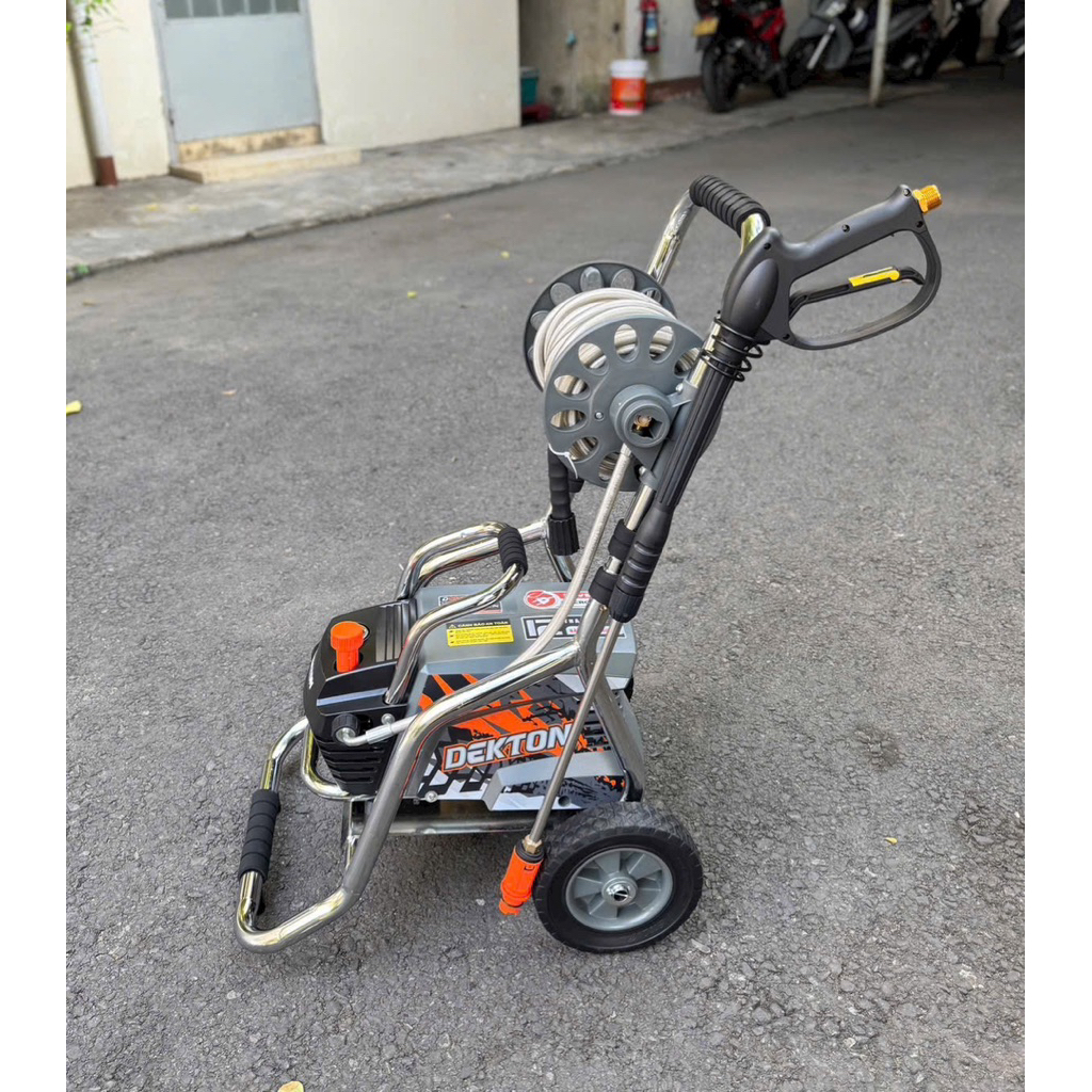 Máy xịt rửa xe (mẫu mới năm 2026) DEKTON DK-CWR3001Promax / Công Suất 1350W / Công nghệ Inverter