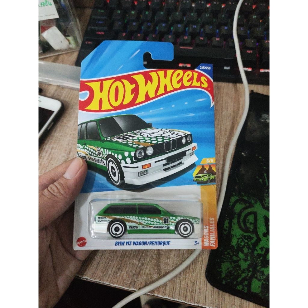 Xe hot wheels mô hình BMW m3 wagon/remorque