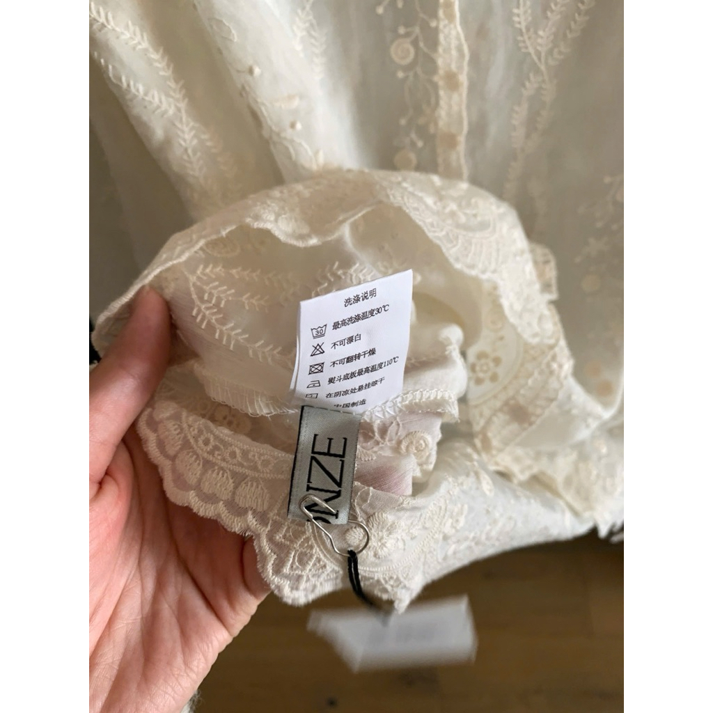PETBYCHANG - Sơ mi voan ren thêu hoa I MISS, cổ bèo phong cách vintage Hàn Quốc | BigBuy360 - bigbuy360.vn