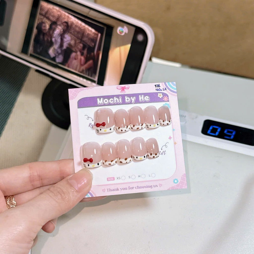 Mochi Nailbox - Thạch Đục Nu French Trắng Kitty Design Beo Nơ Nổi Nail Box