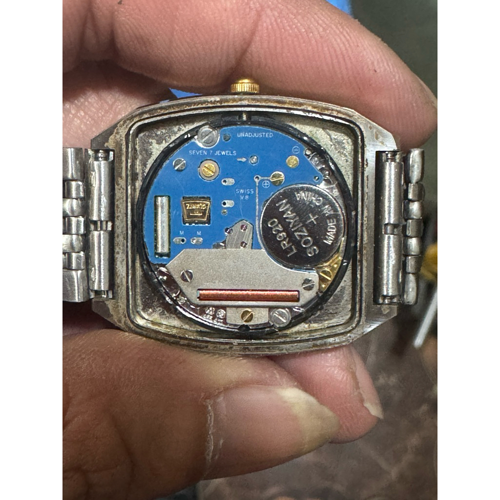đồng hồ 2hand thương hiệu technos dáng tank máy pin thụy sỹ, vỏ đá size 30mm dành cho nam